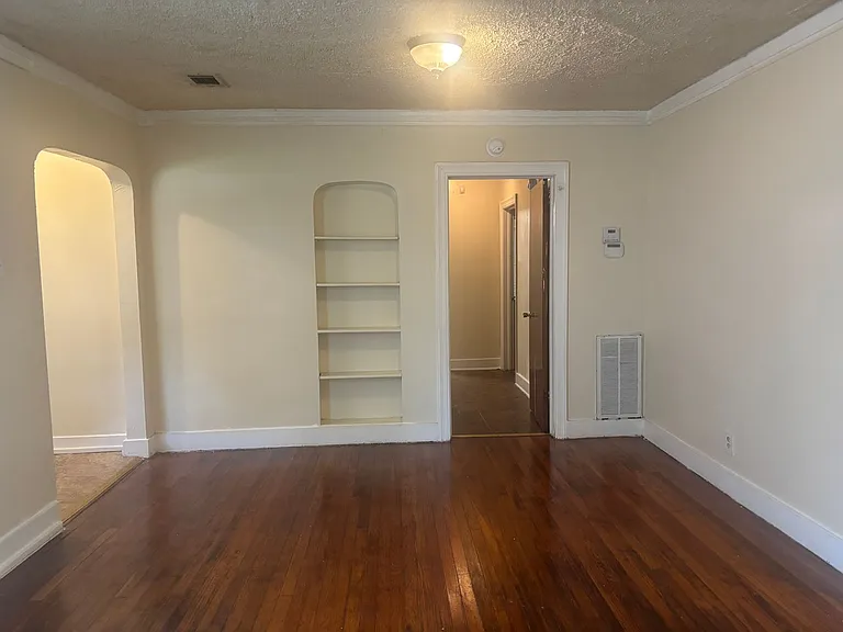 177 W Santa Clair St — Photo 5