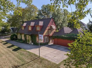 919 S 4th Ave, Washington, IA 52353