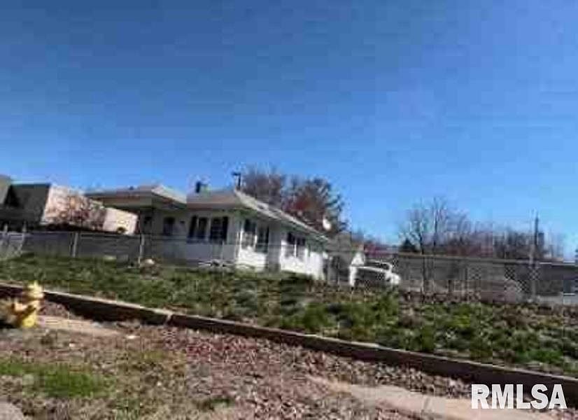 2nd image of 3125 10th St