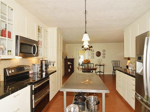 3rd image of 434 Lakeside Dr