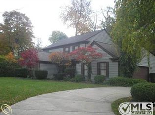 16 Donovan Pl, Grosse Pointe, MI 48230