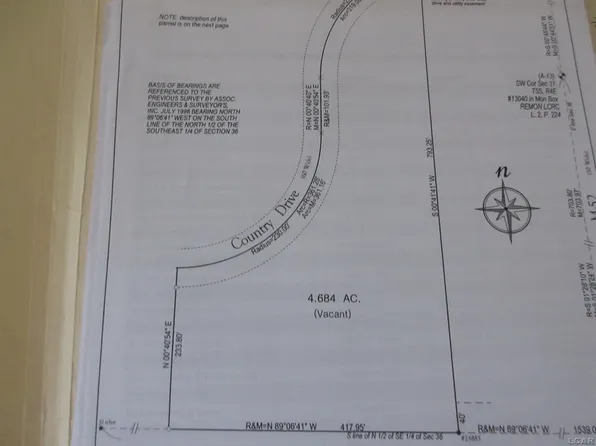 Country Dr, Tecumseh, MI 49286