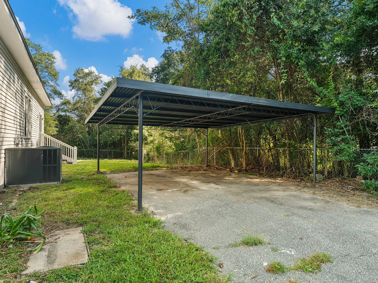 3 bed, 1972 sqft, $1,750 — Photo 4