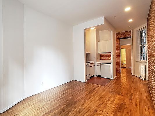 2nd image of 229 E 96th St APT 1FE