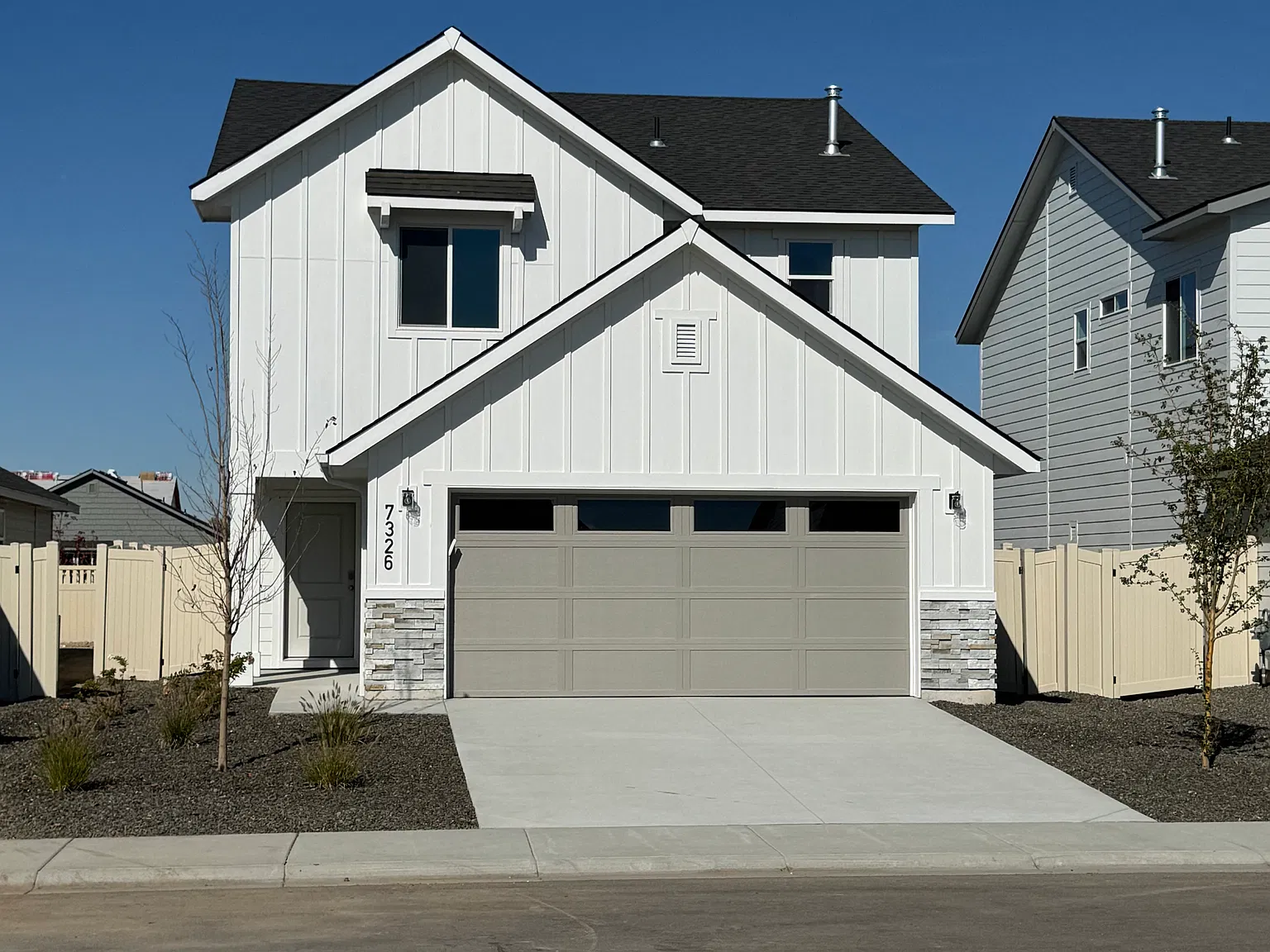 3 bed, 2.5 bath, 1851 sqft, $2,800 — Photo 1