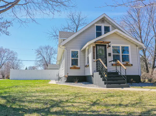 1224 Douglas St, Alexandria, MN 56308