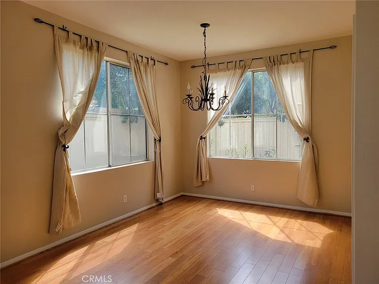 10 Del Ventura — Photo 4