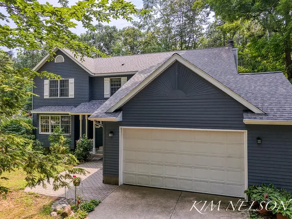 4677 Doug Dr, Whitehall, MI 49461