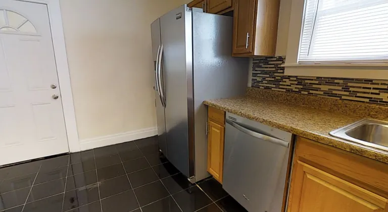 2401 E Genesee St #2 — Photo 2