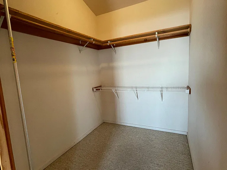 1360 Summit Rd — Photo 21
