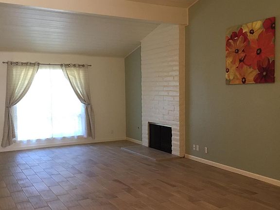 2nd image of 5080 N Wishon Ave APT A