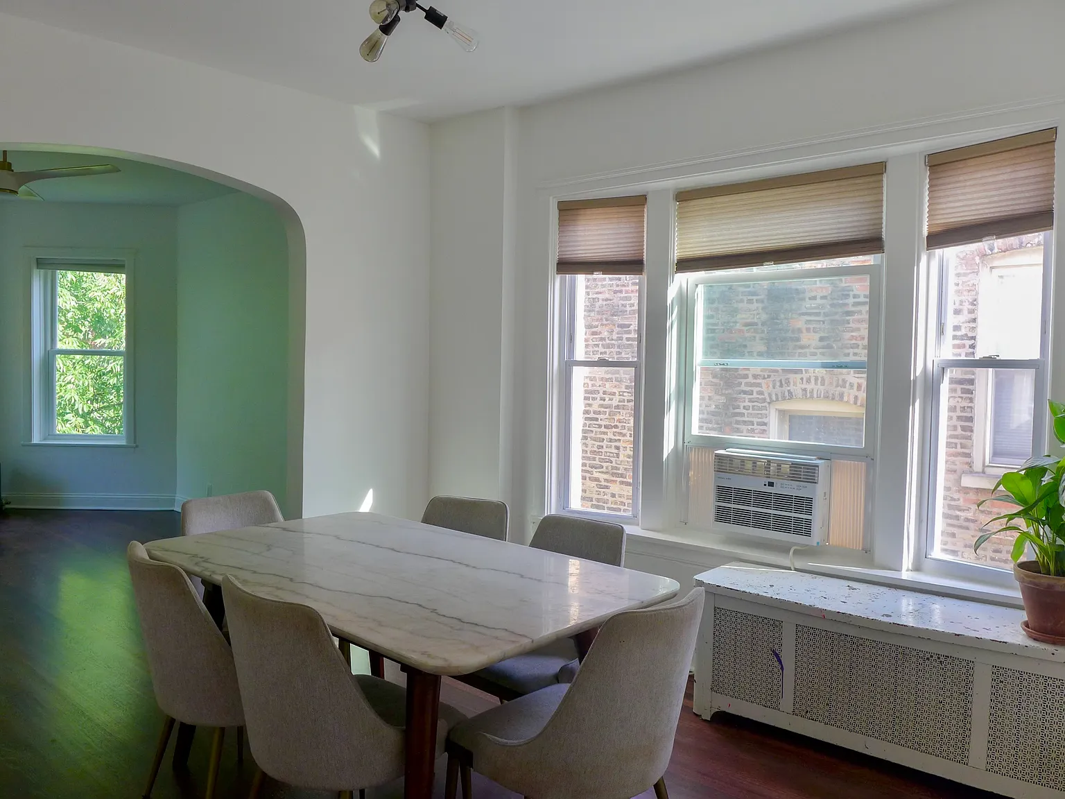 3 bed, 1300 sqft, $3,400 — Photo 2