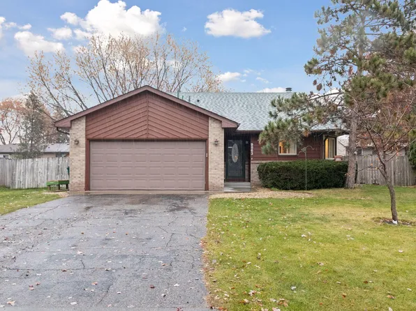 9863 Hamline Ave N, Circle Pines, MN 55014