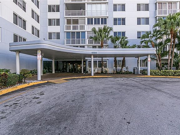 3rd image of 4200 N Hillcrest Drive #300