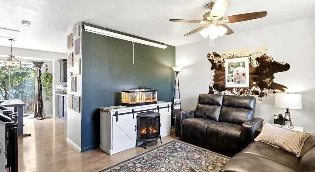 3 bed, 1255 sqft, $2,100 — Photo 3