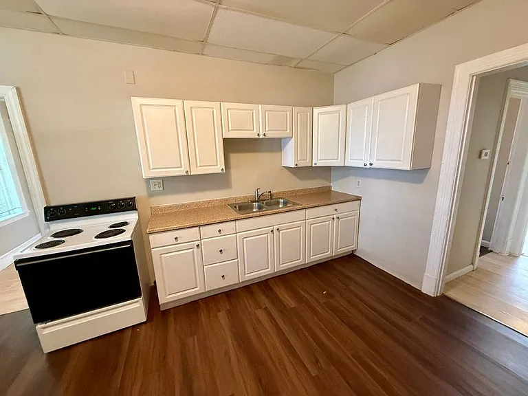 2826 Nebraska Ave — Photo 4