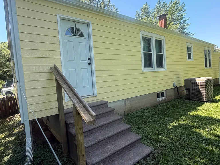 111 W Hickory St — Photo 3