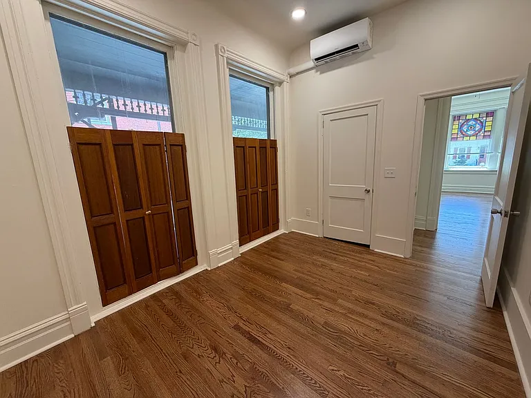 139 E Broad St — Photo 10