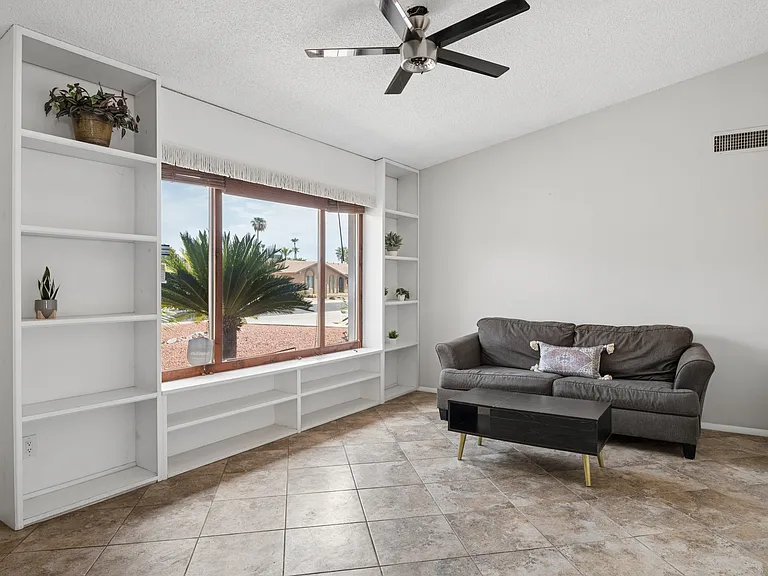 2319 E Loma Vista Dr — Photo 7