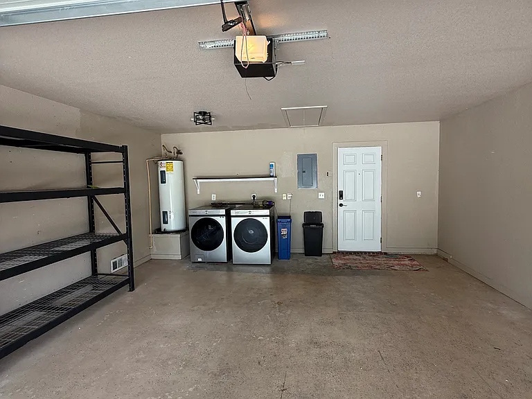 2070 Bentwood Dr — Photo 13