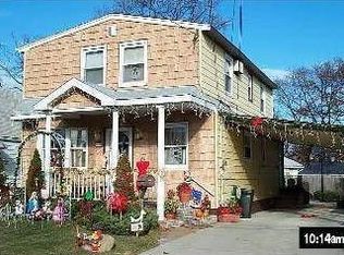 10 Spaulding Ln, Inwood, NY 11096