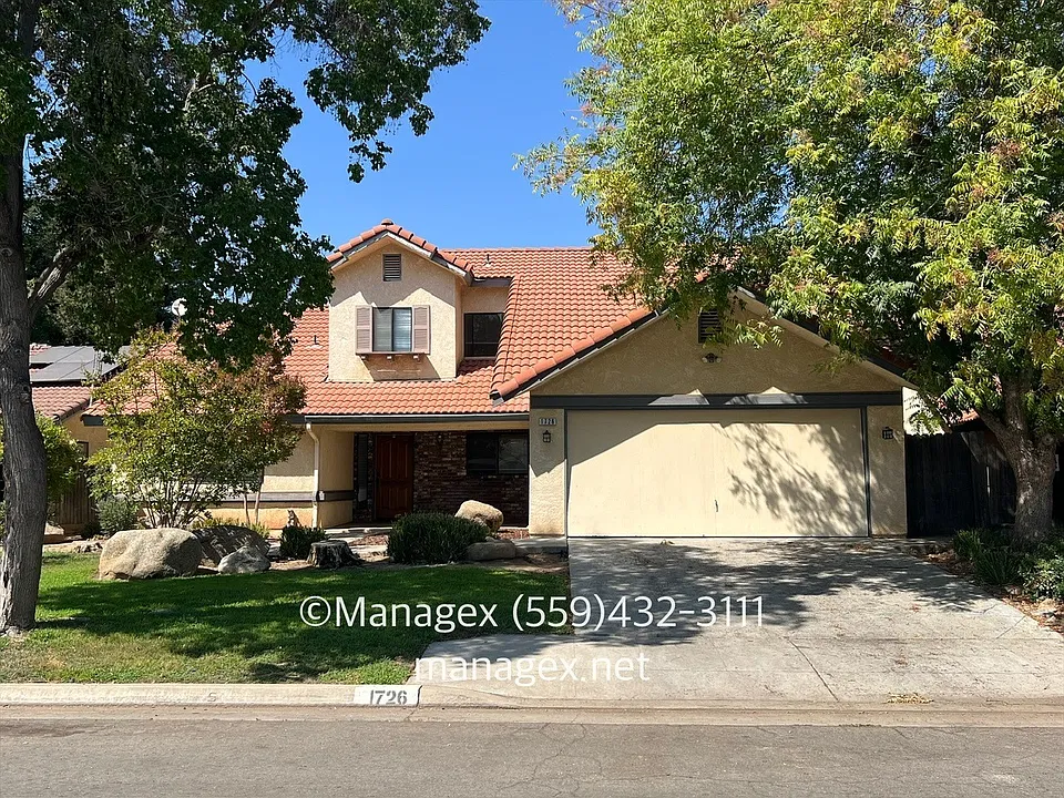 1726 E Ryan Ln