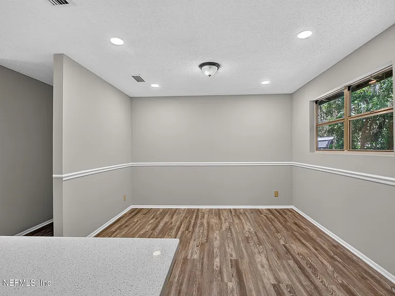 417 S Pine Ave — Photo 24