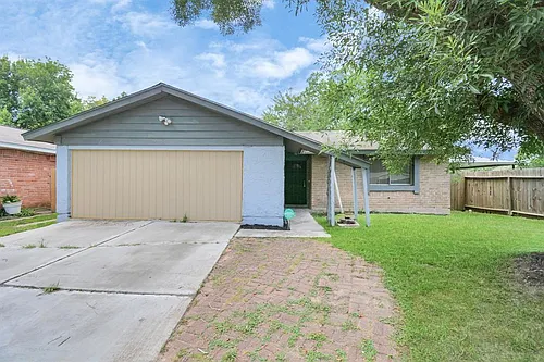 4803 Beechaven St Photo 1