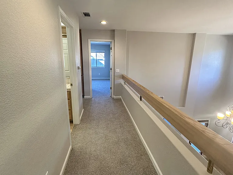 2221 Banbury Cir — Photo 42