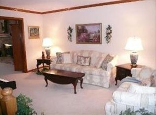 758 Wintergreen Ct, Aurora, IL 60504