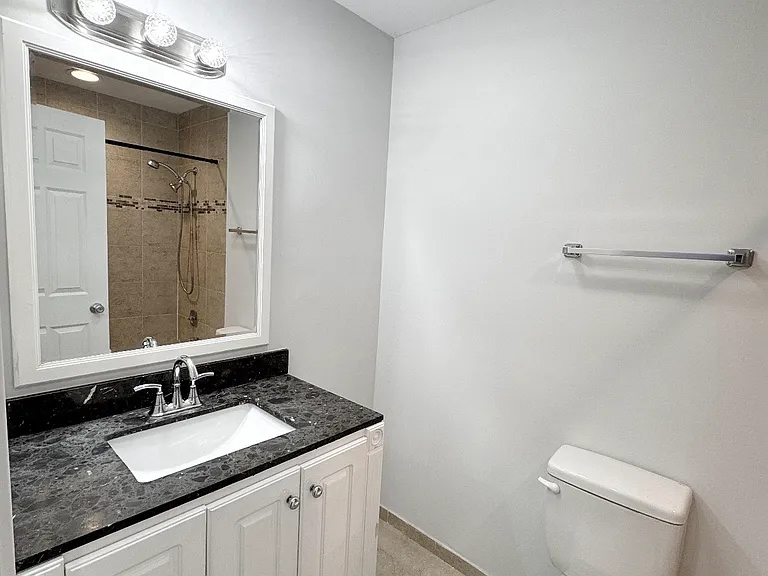 1168 Middlebury Ln #1168 — Photo 8