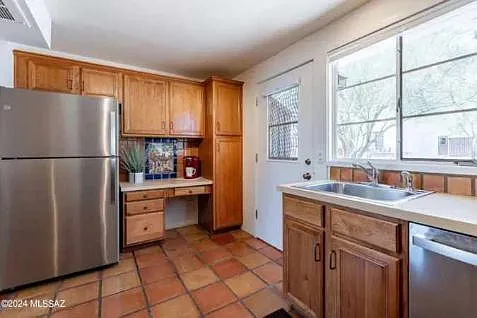 402 S Paseo Pena #C — Photo 4