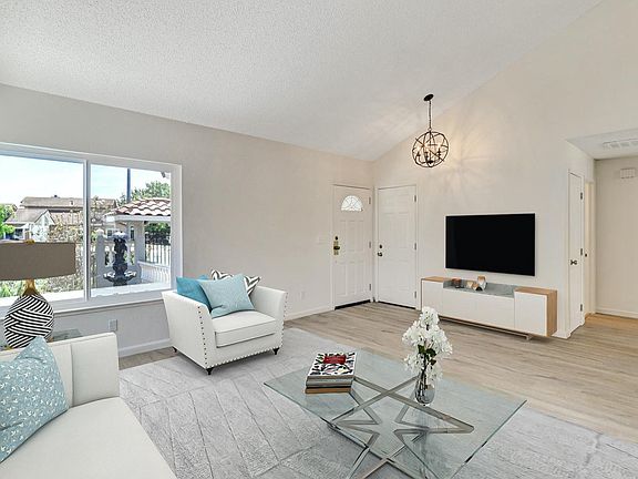 4th image of 181 Belvedere Court