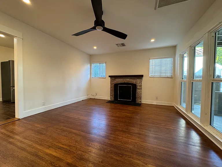 3681 Edenhurst Ave — Photo 9
