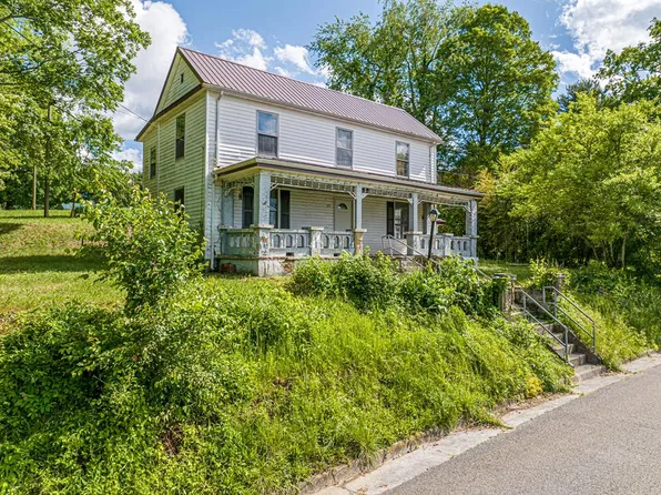 320 Madison St SE, Abingdon, VA 24210