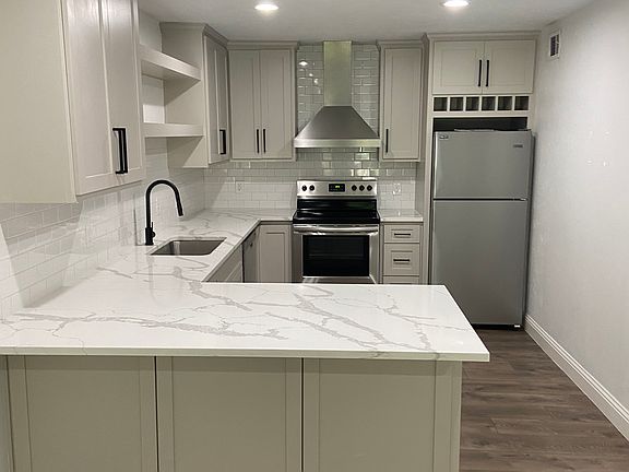 2nd image of 6011 Danbury Ln #208