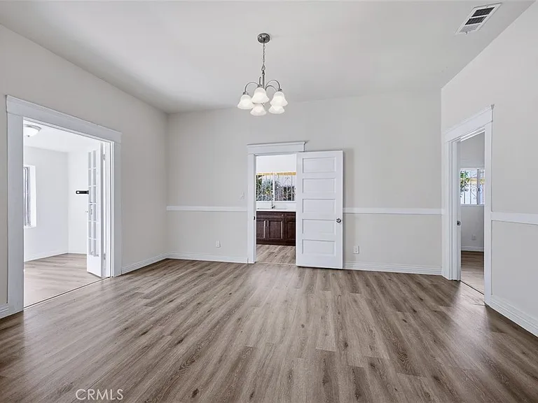 209 N Monterey St — Photo 11