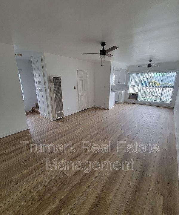 1st image of 210 W Tujunga Ave #4