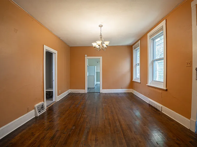 2348 S Kinnickinnic Ave — Photo 7