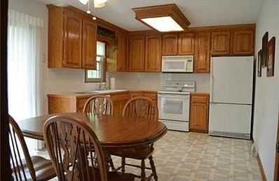 4th image of 1700 N Howard Dr