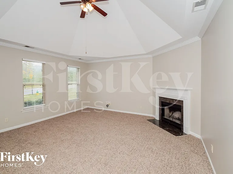 1254 Easterwood Blvd — Photo 2