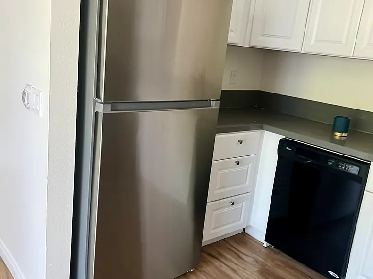 1811 E Grand Ave — Photo 15