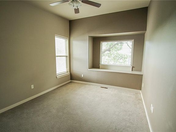 5th image of 745 N Oakland Ave