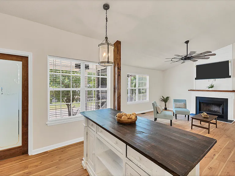 156 Firebridge Dr — Photo 2