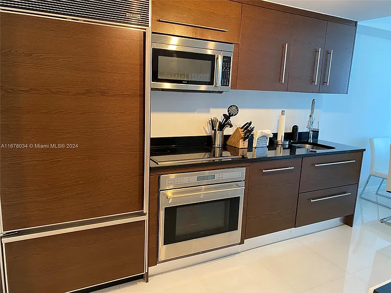465 Brickell Ave #4 — Photo 5
