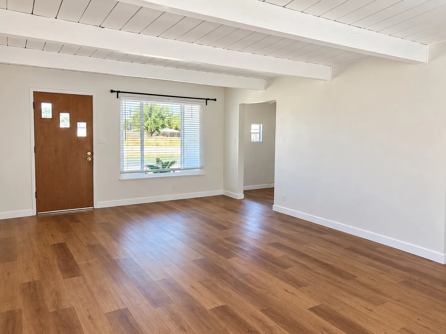 5350 Alonzo Rd — Photo 2
