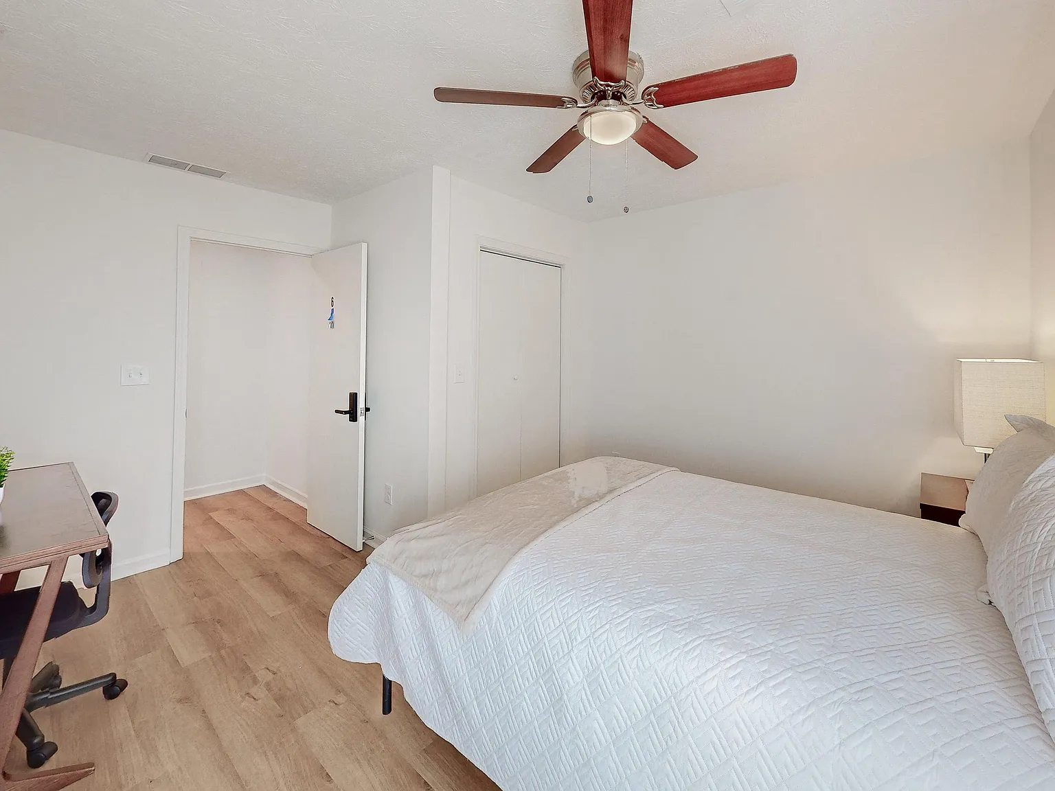 4 bed, 3.0 bath, 2950 sqft, $845 — Photo 1