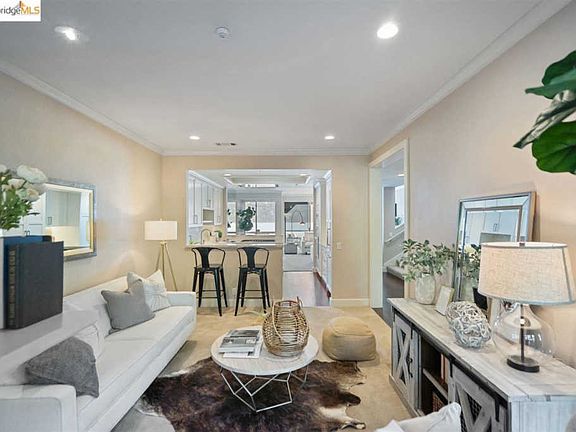 3rd image of 312 Paradise Dr