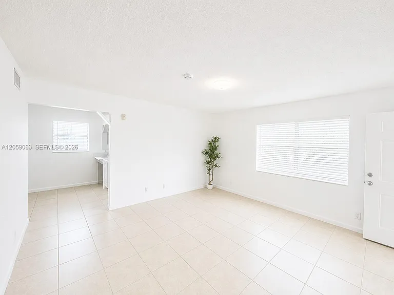 2521 Pierce St #10 — Photo 4
