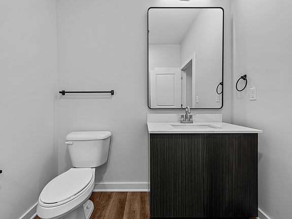 5th image of 801 12th Ave N #112